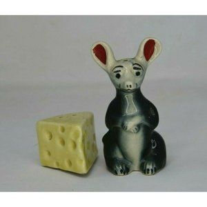 Vintage Pair Of Ceramic Mouse And Cheese Figural Salt And Pepper Shakers
